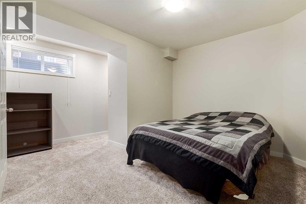 310 8 Avenue NE — photo 35