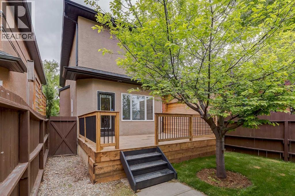310 8 Avenue NE — photo 42