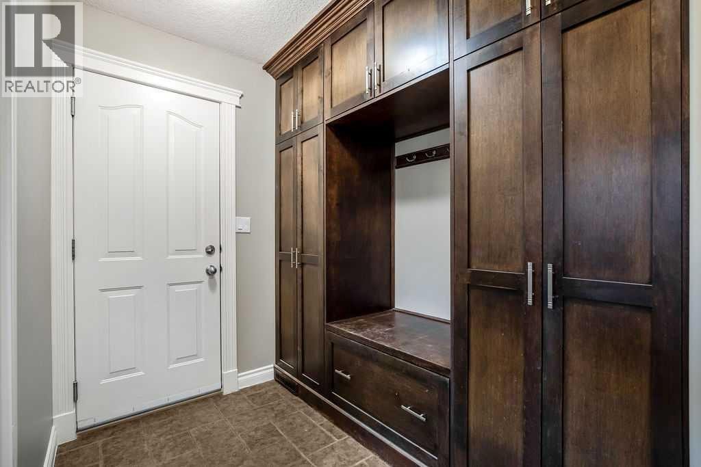 105 Lang Place — photo 21