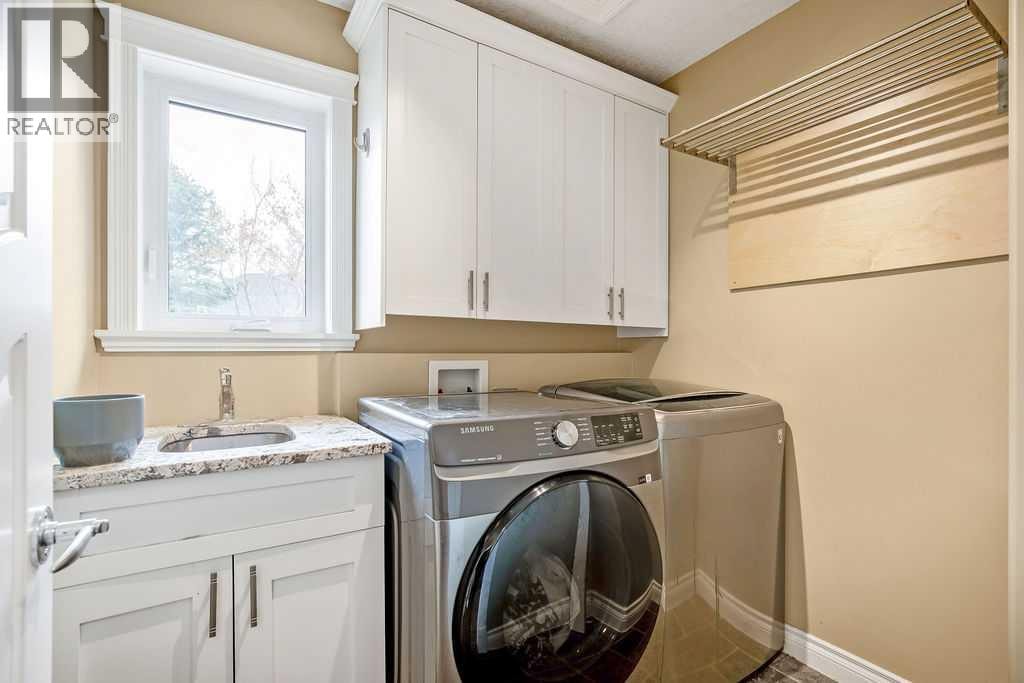 105 Lang Place — photo 22
