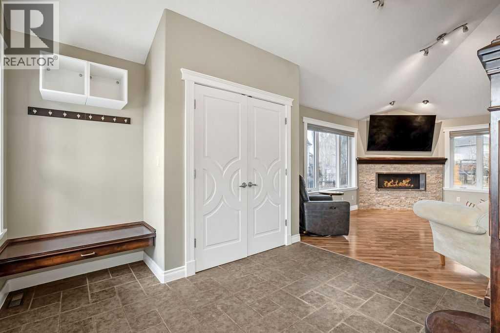 105 Lang Place — photo 5
