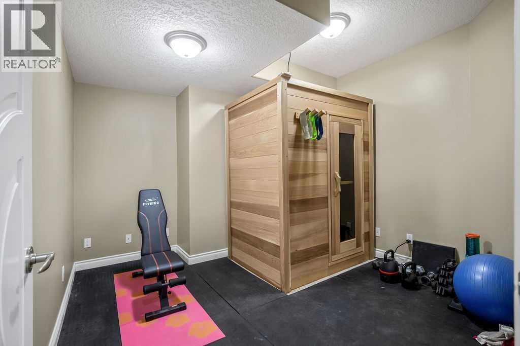 105 Lang Place — photo 43