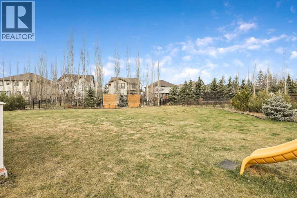 105 Lang Place — photo 48