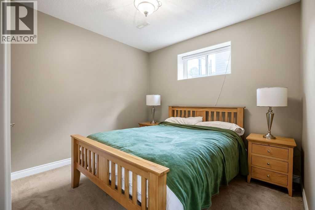 105 Lang Place — photo 45