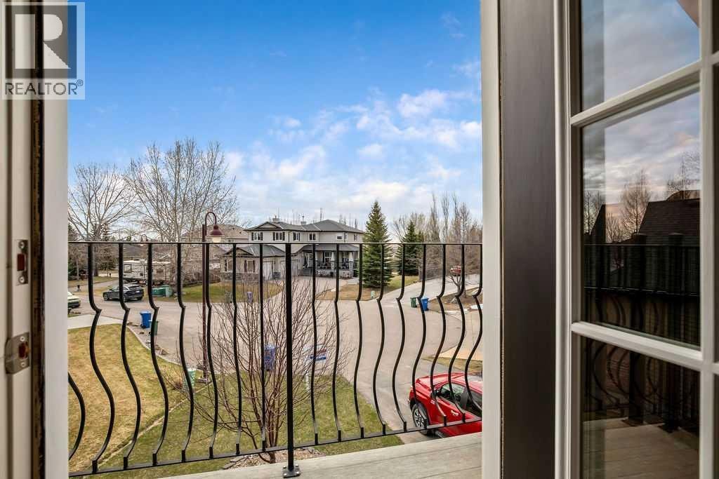 105 Lang Place — photo 37