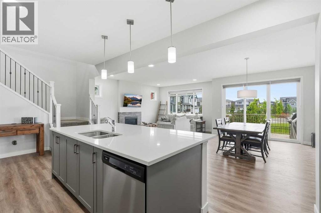 15 Lawrence Green SE — photo 3