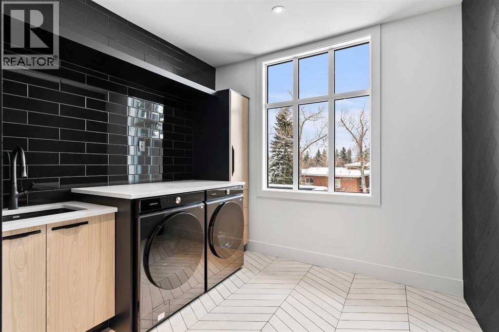 1016 Beverley Boulevard SW — photo 30