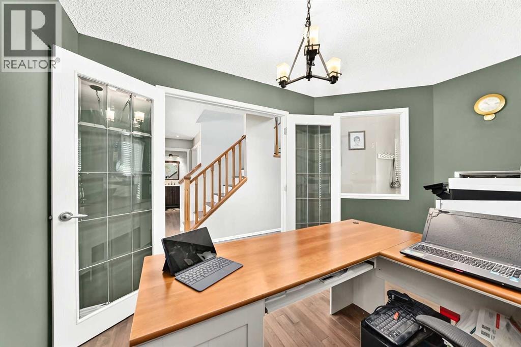 38 Royal Oak Grove NW — photo 17