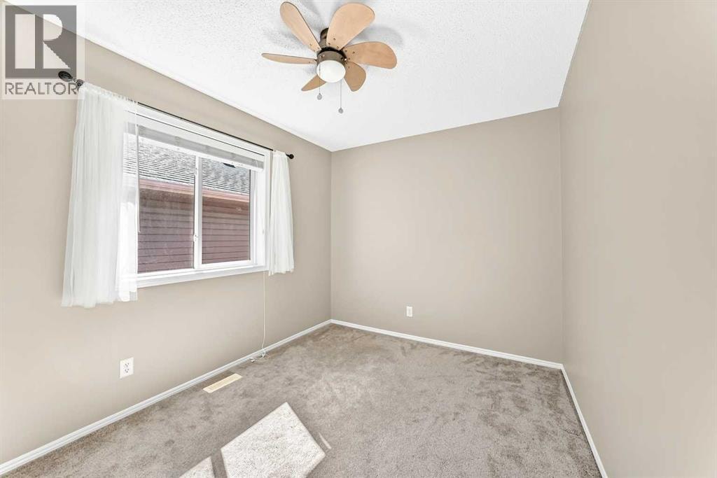 38 Royal Oak Grove NW — photo 27