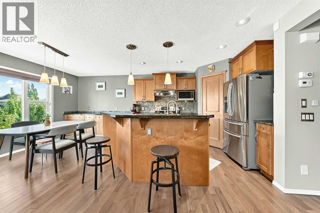 38 Royal Oak Grove NW — photo 7