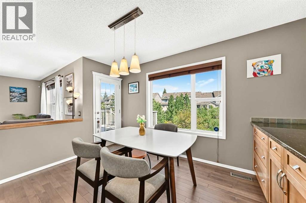 38 Royal Oak Grove NW — photo 12