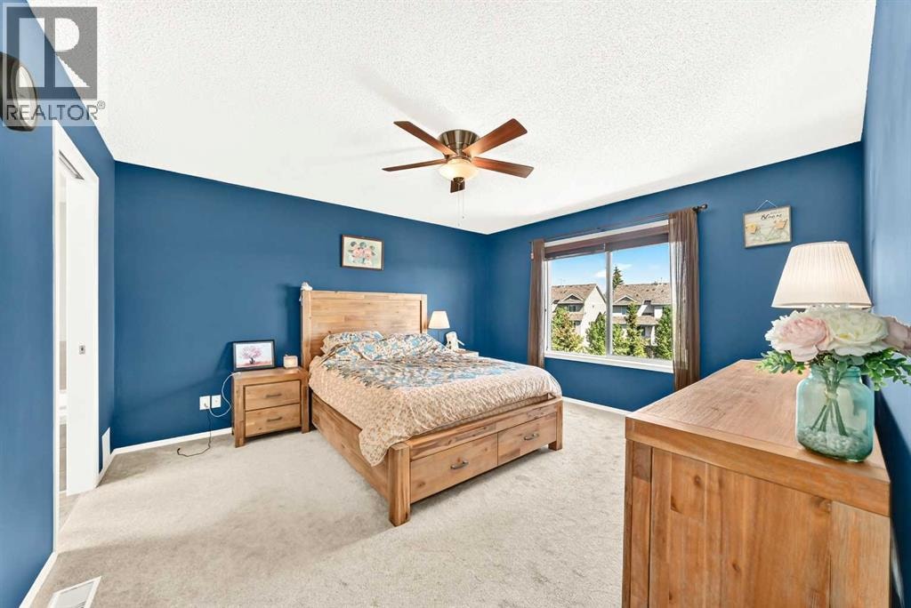 38 Royal Oak Grove NW — photo 21