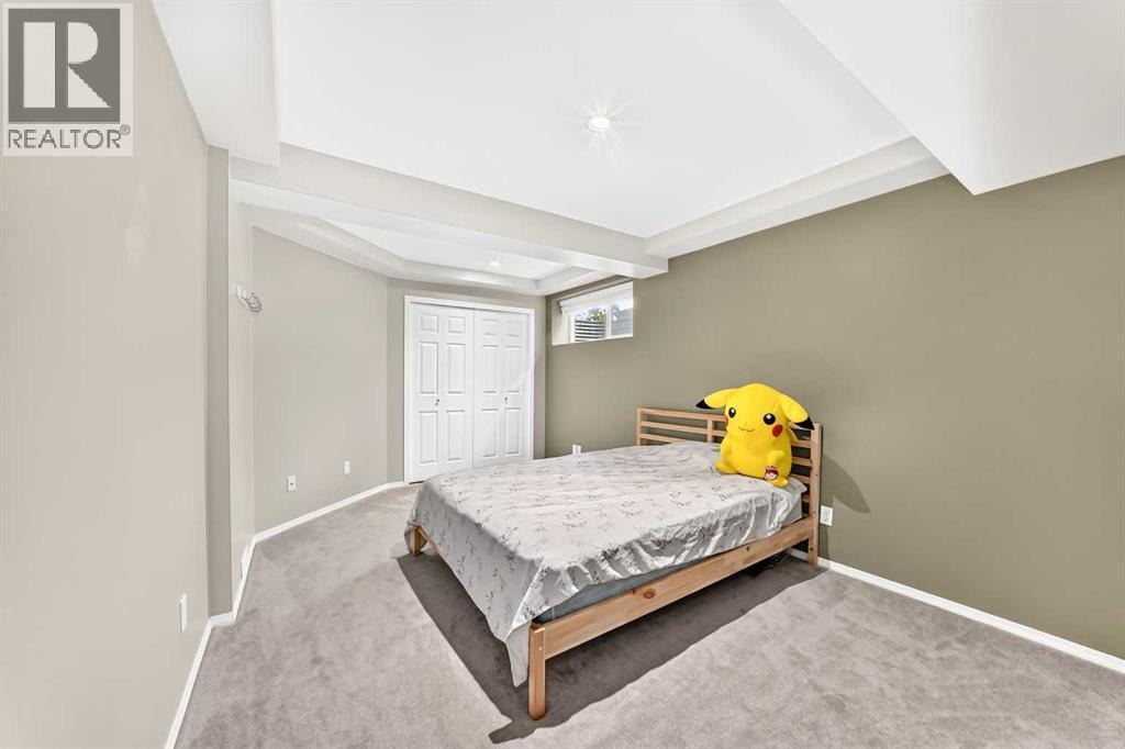 38 Royal Oak Grove NW — photo 40