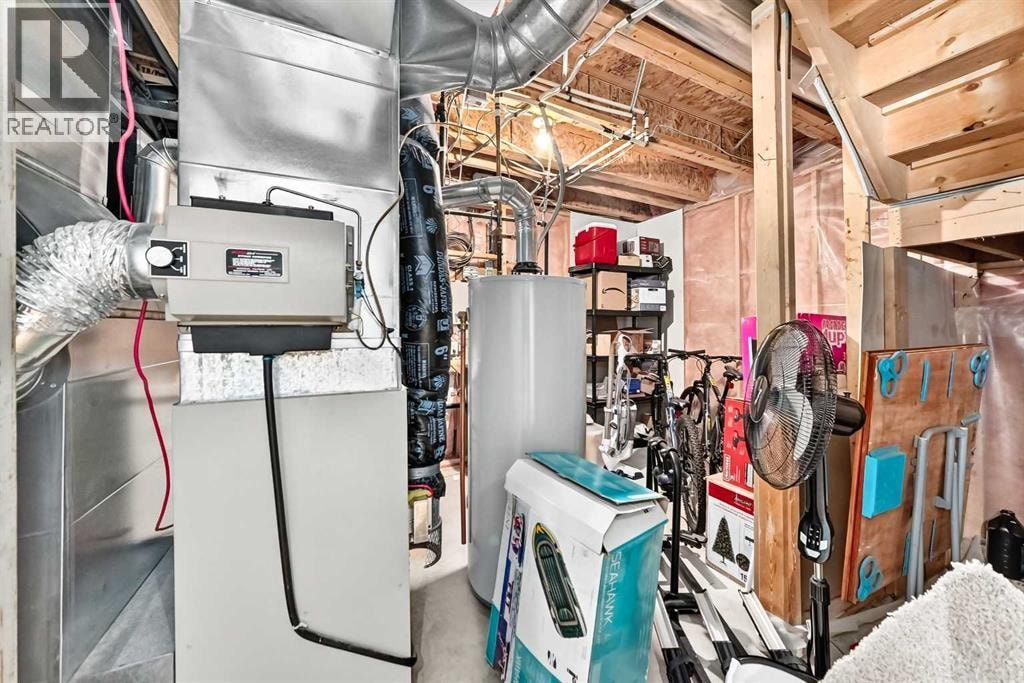 38 Royal Oak Grove NW — photo 43
