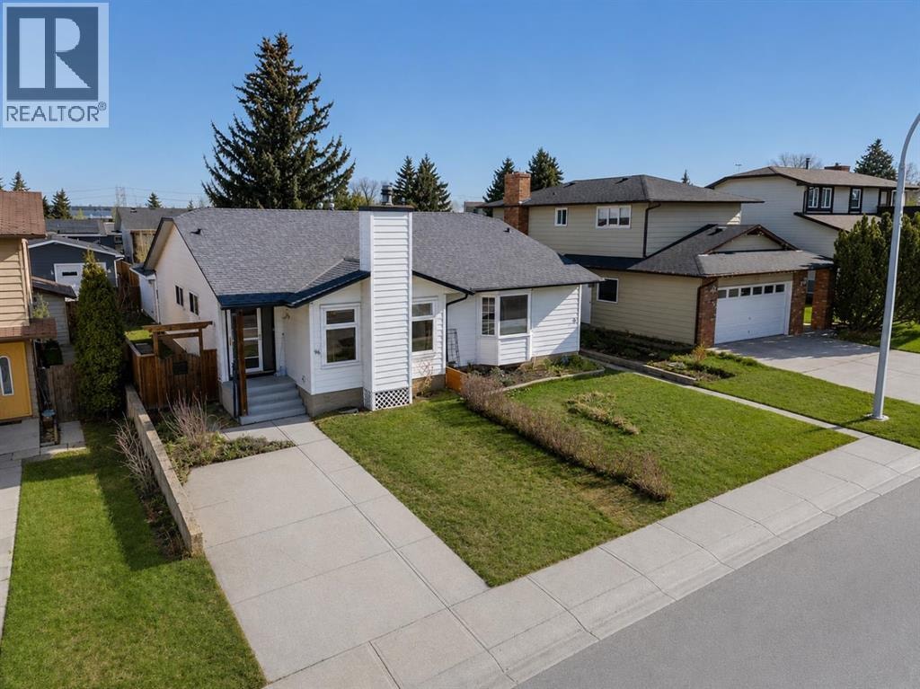 96 Jensen Crescent NE — photo 1