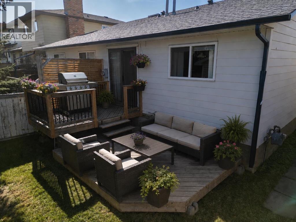 96 Jensen Crescent NE — photo 32