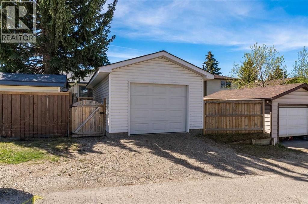 96 Jensen Crescent NE — photo 33
