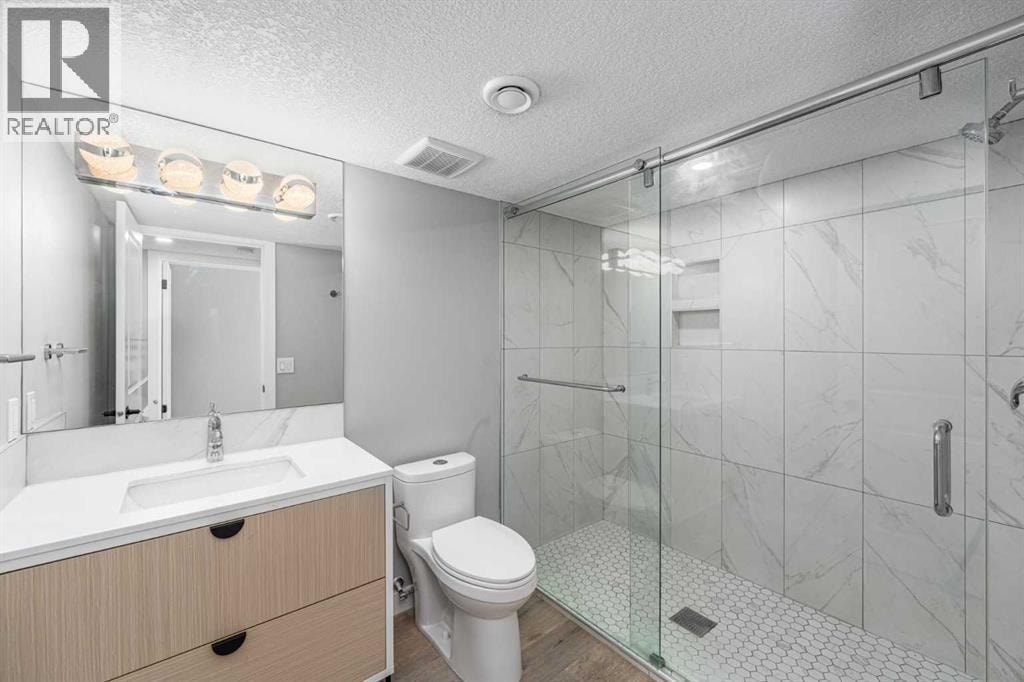 727 67 Avenue SW — photo 29