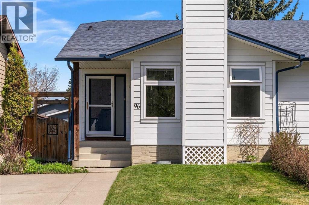 96 Jensen Crescent NE — photo 2