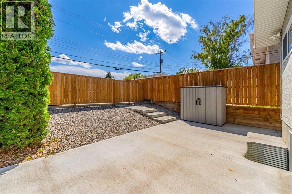 727 67 Avenue SW — photo 35