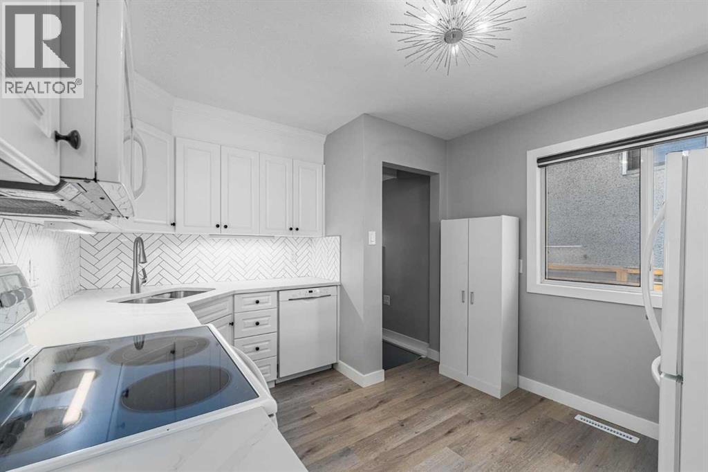 727 67 Avenue SW — photo 15