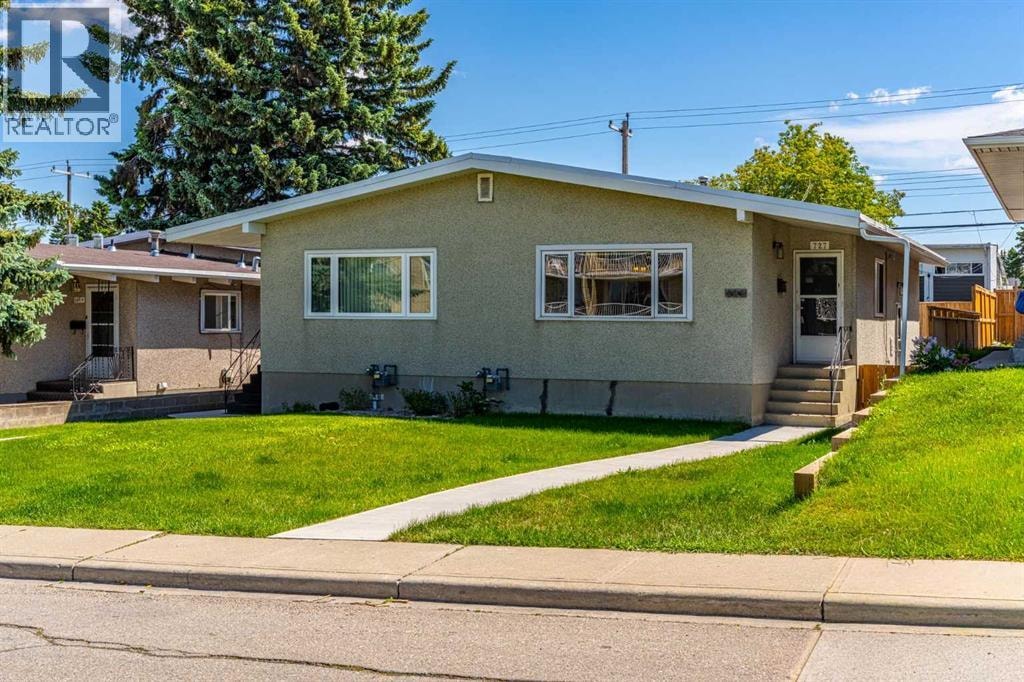 727 67 Avenue SW — photo 4