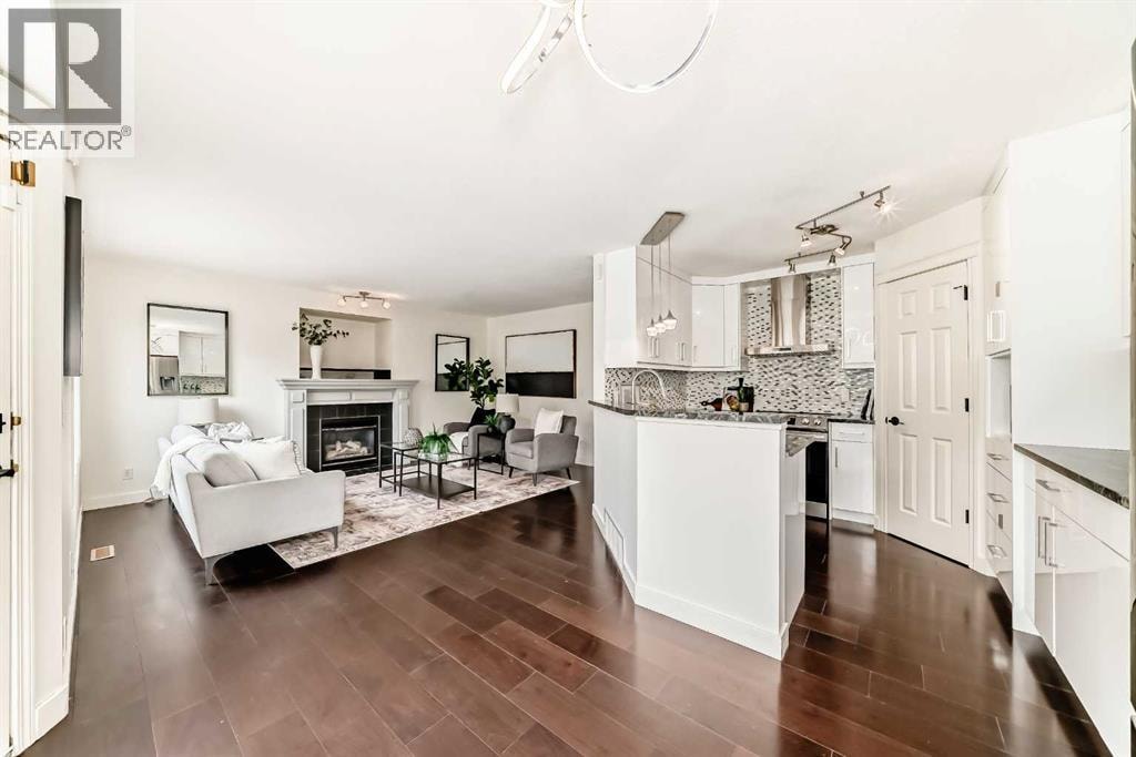 262 Coventry Court NE — photo 4
