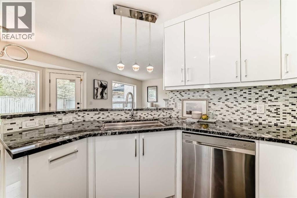 262 Coventry Court NE — photo 8