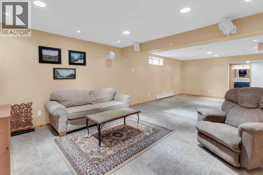 124 Gleneagles Terrace — photo 37