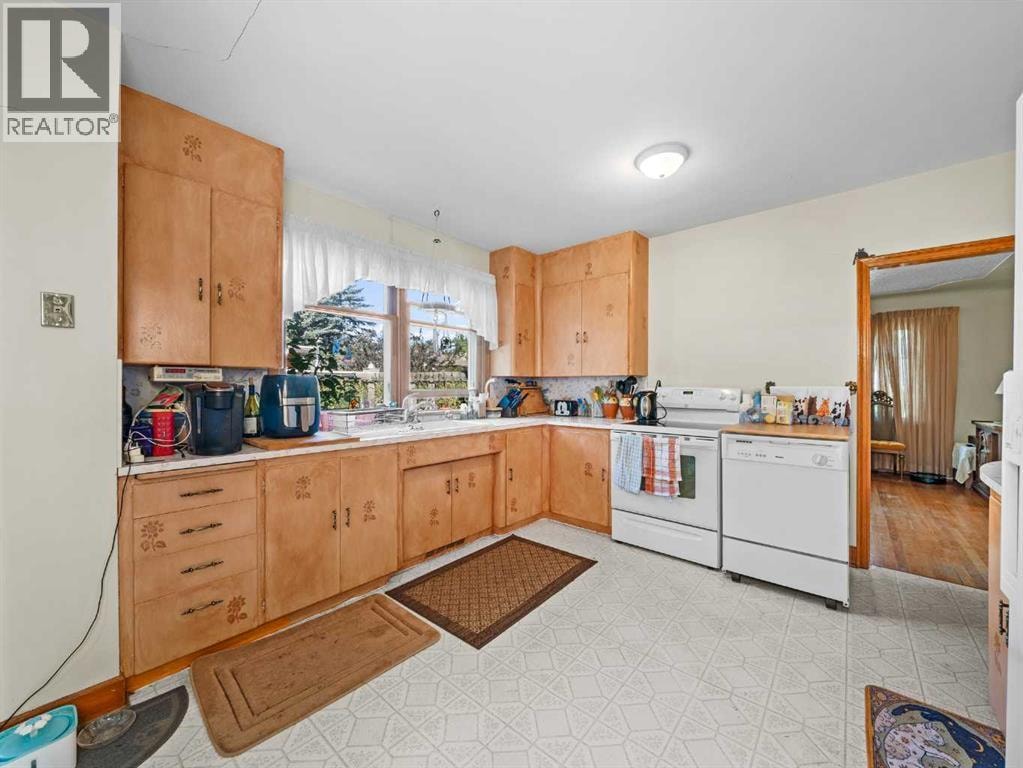 3205 4 Street SW — photo 15