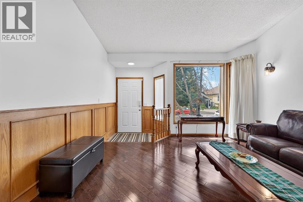 70 Pasadena Gardens NE — photo 3
