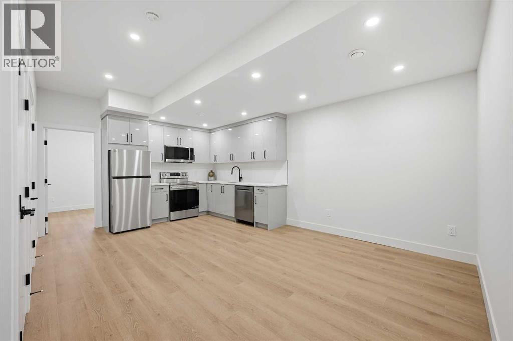8140 47 Avenue NW — photo 37