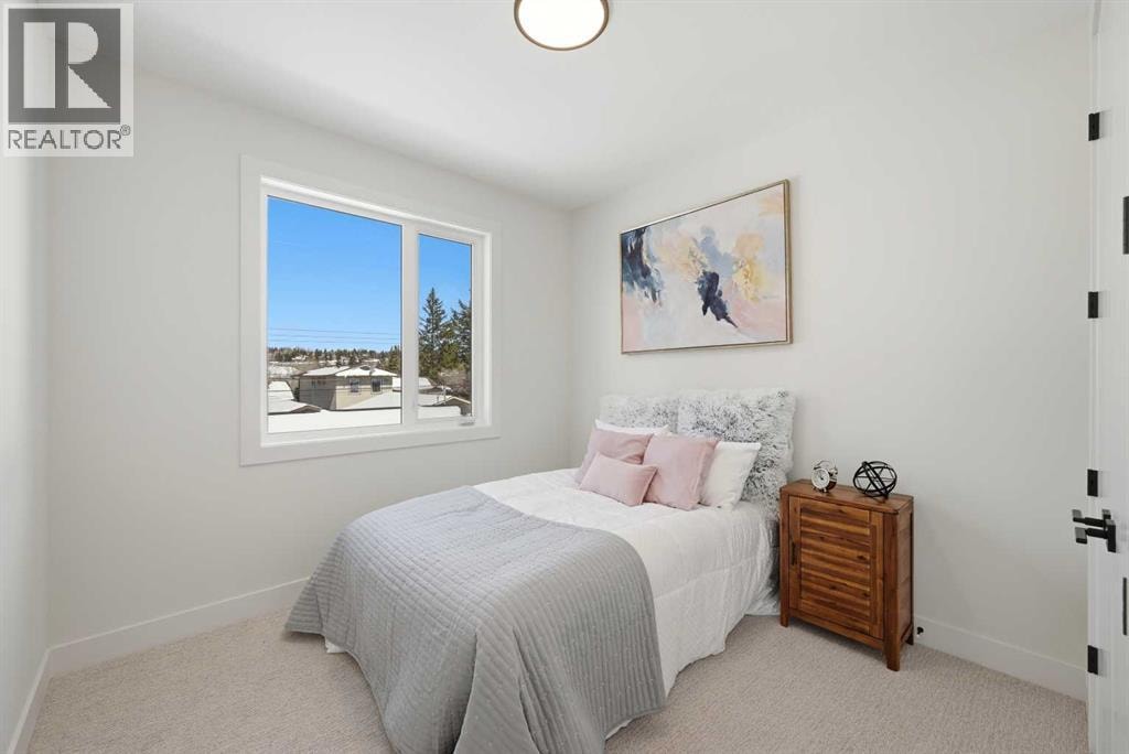 8140 47 Avenue NW — photo 33
