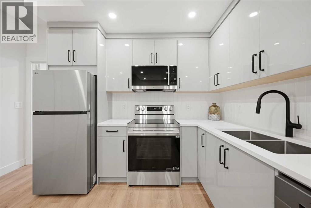 8140 47 Avenue NW — photo 38