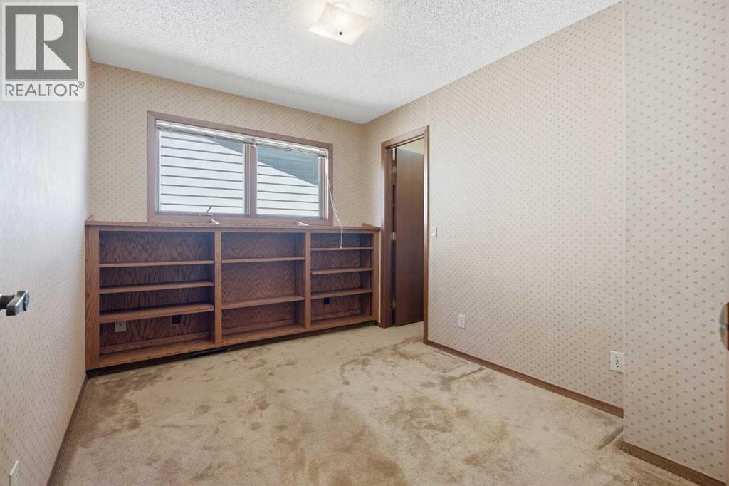 168 Edgehill Close NW — photo 21