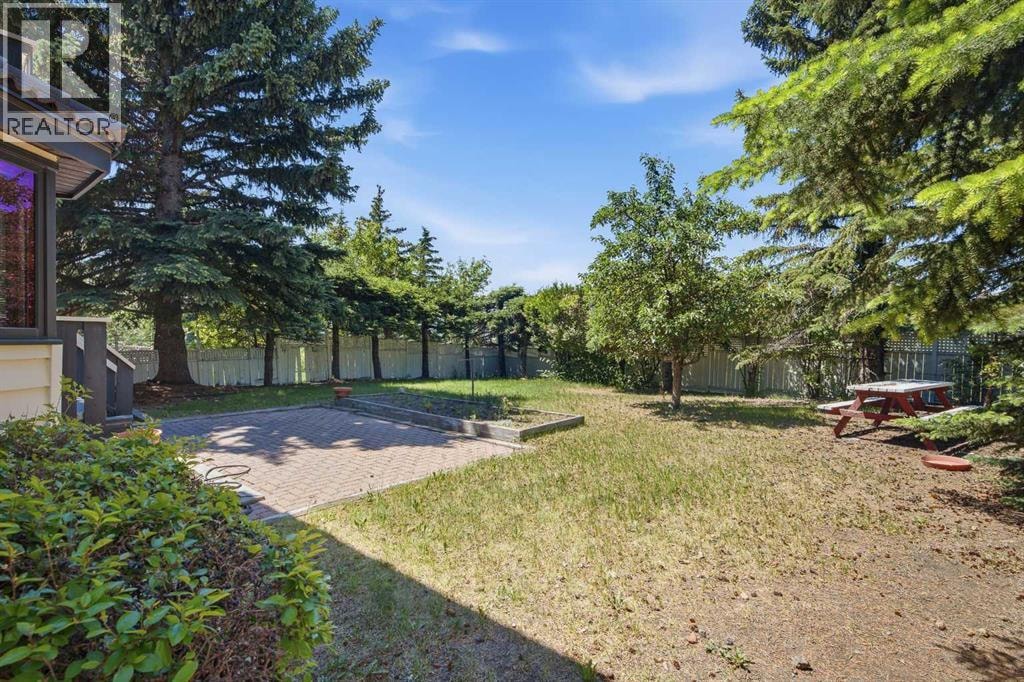 168 Edgehill Close NW — photo 33