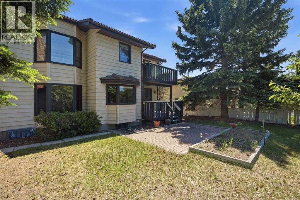 168 Edgehill Close NW — photo 32