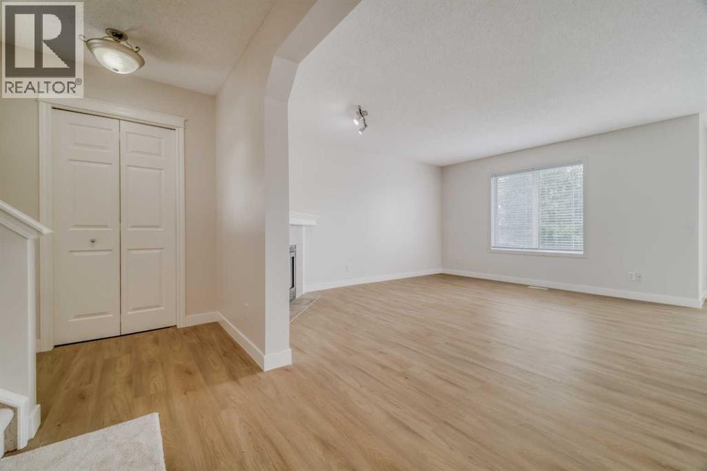 130 Somerglen Way SW — photo 23