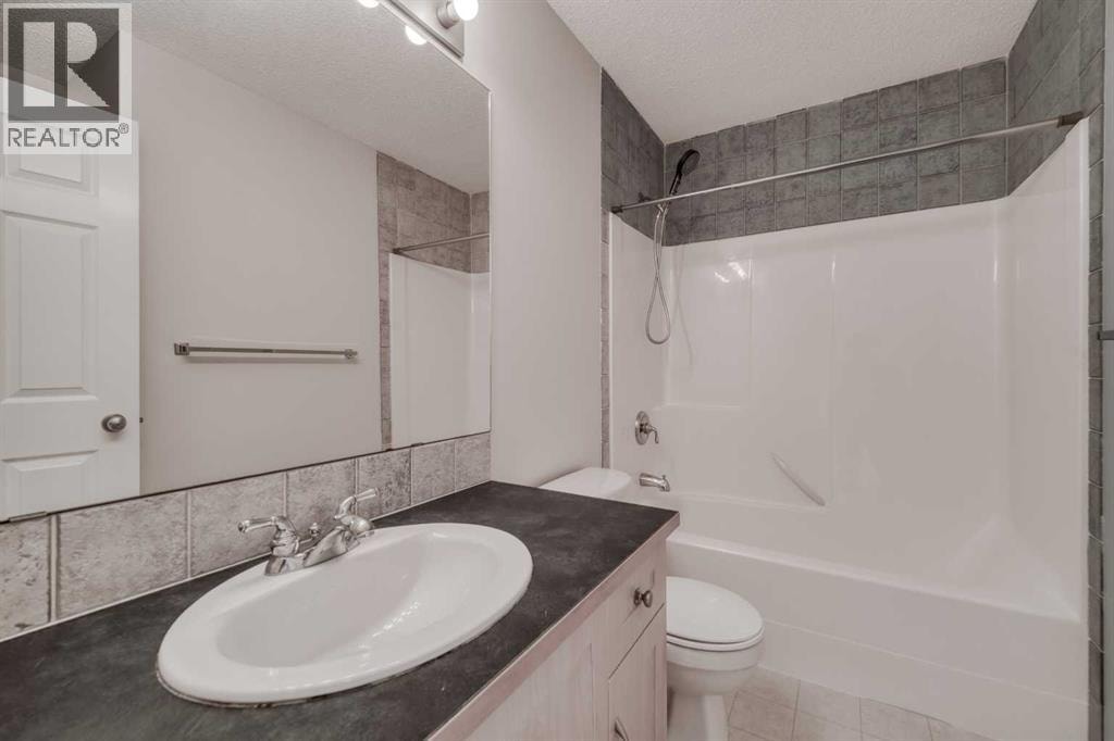 130 Somerglen Way SW — photo 34
