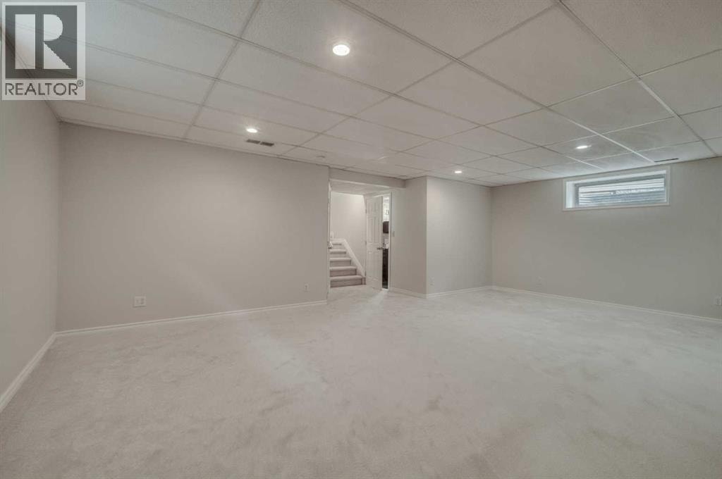 130 Somerglen Way SW — photo 25