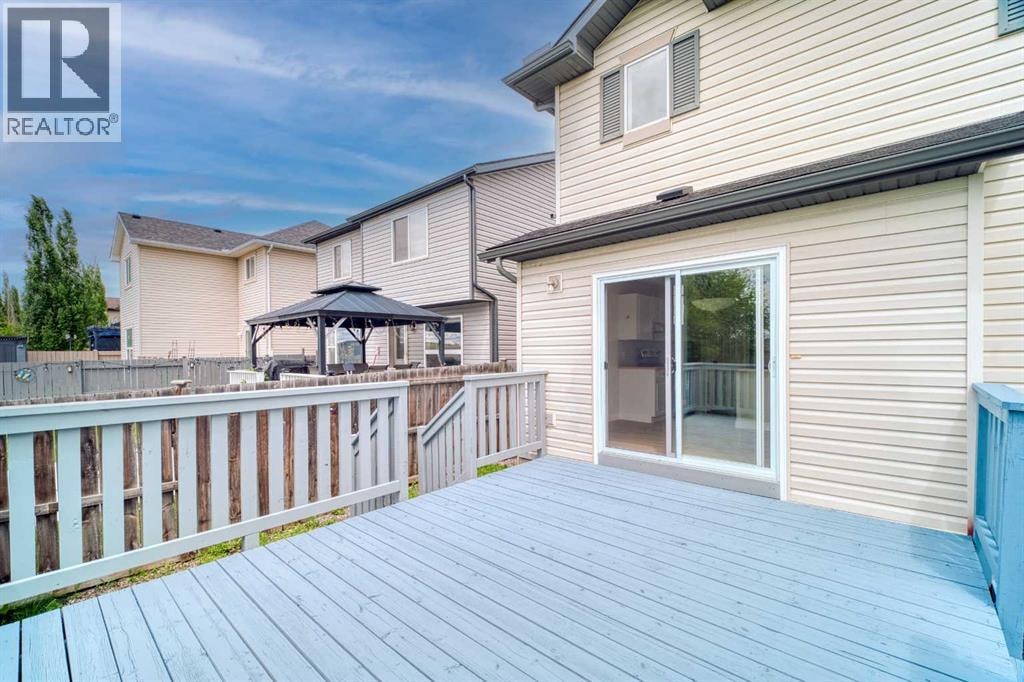 130 Somerglen Way SW — photo 7