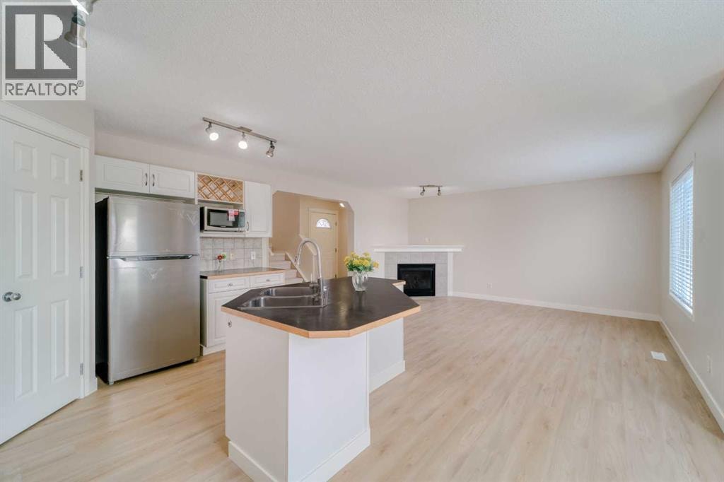 130 Somerglen Way SW — photo 16