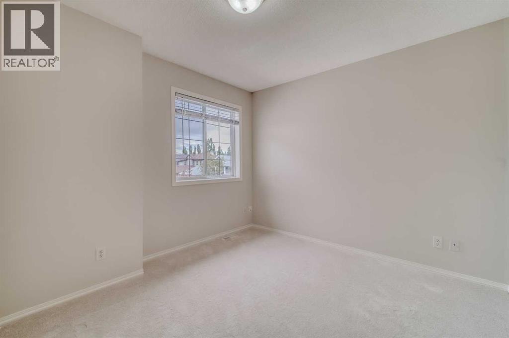 130 Somerglen Way SW — photo 32