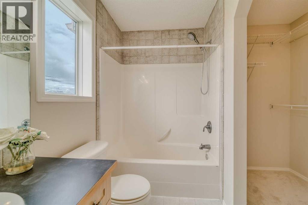 130 Somerglen Way SW — photo 42