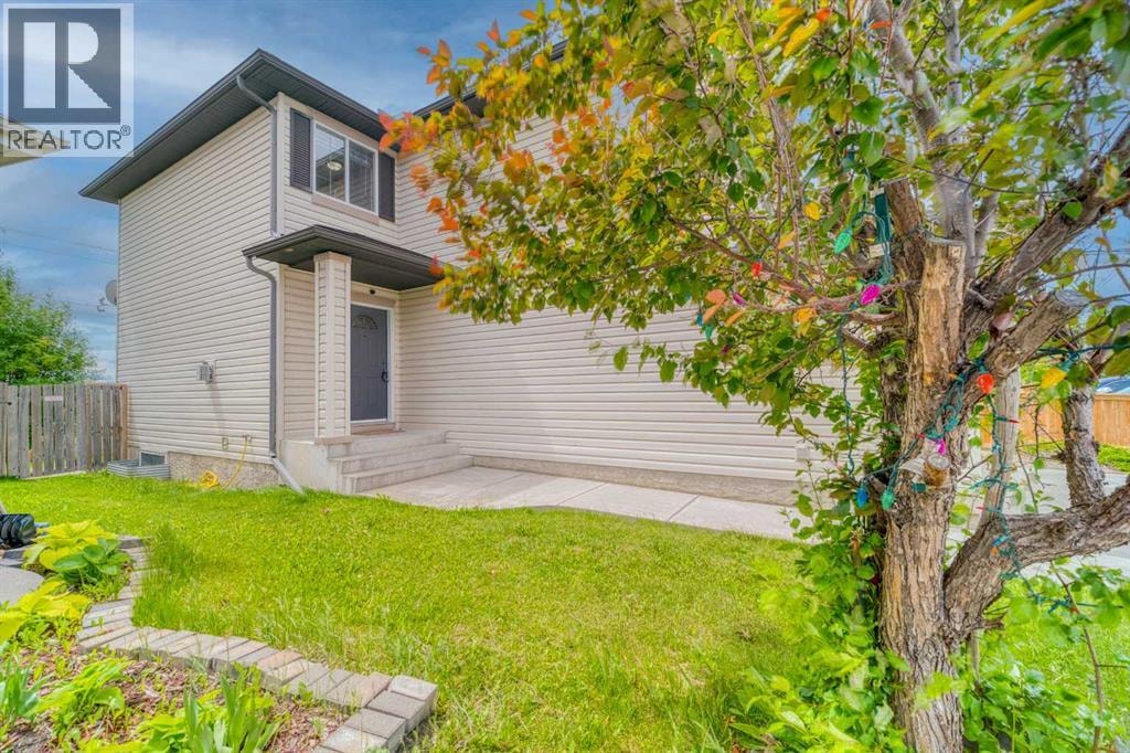 130 Somerglen Way SW — photo 48