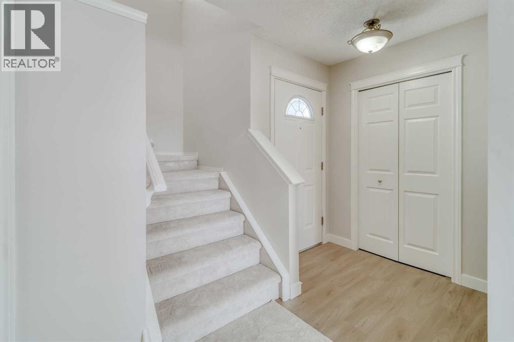 130 Somerglen Way SW — photo 19