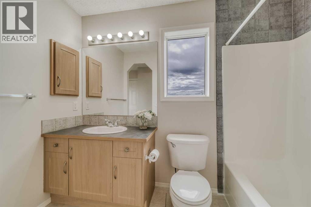 130 Somerglen Way SW — photo 40