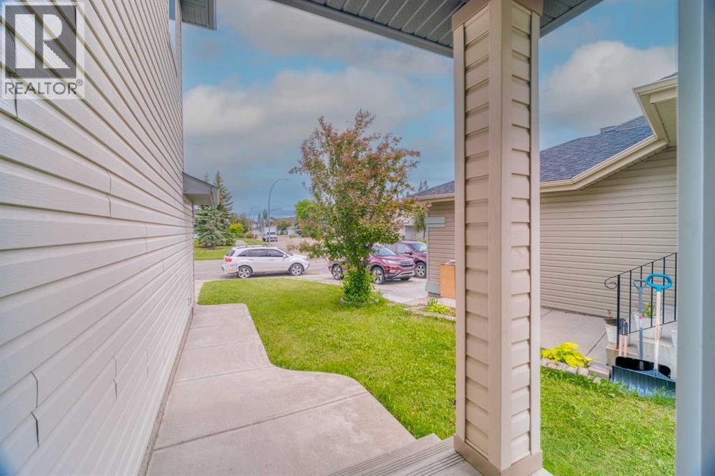 130 Somerglen Way SW — photo 47