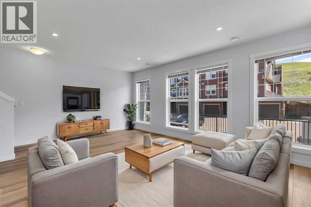 237 Cranbrook Square SE — photo 4