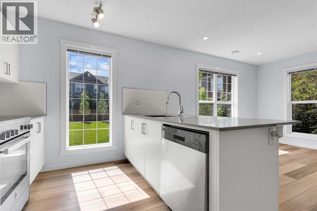 237 Cranbrook Square SE — photo 9
